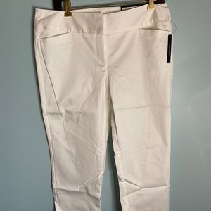 Worthington White cropped dress pants